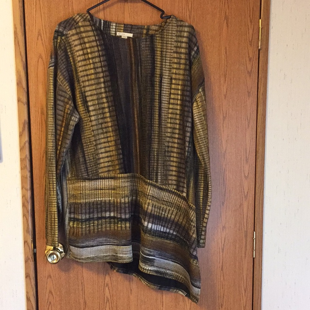 EST. 1946 Long Sleeve Blended Asymmetrical blouse